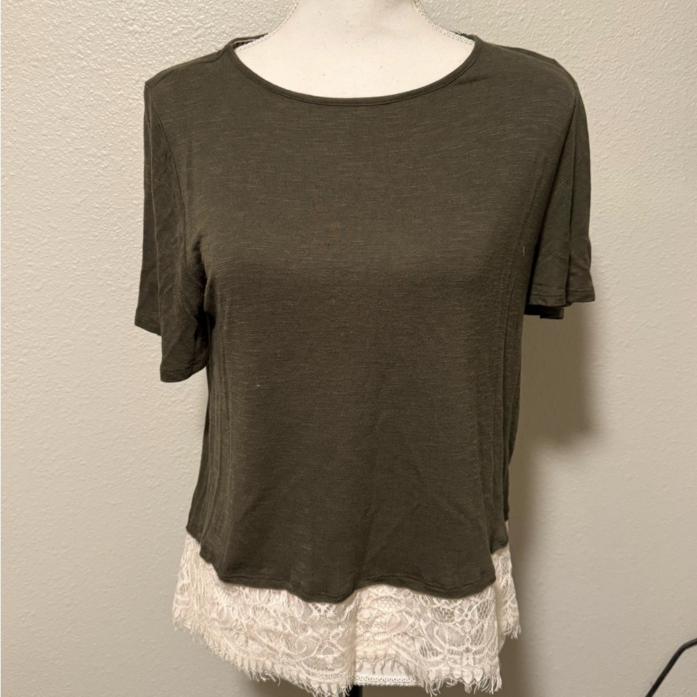 Xhilaration Green Crop T-Shirt with Lace Hem